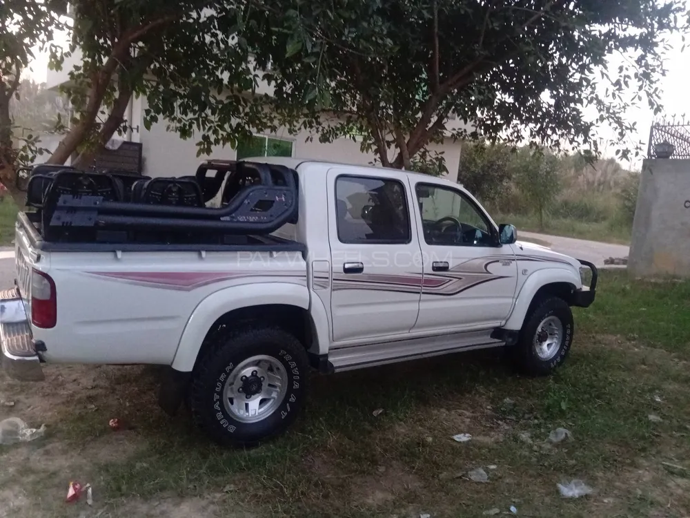 Toyota Hilux 2004 for Sale in Islamabad Toyota Hilux 2004 for Sale in Islamabad Image-4