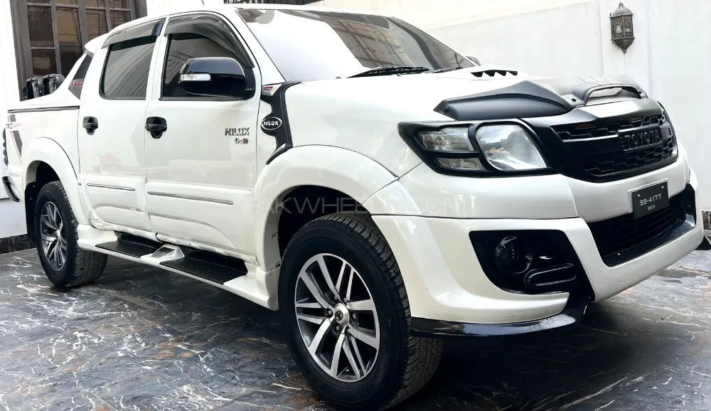 Toyota Hilux 2013 for Sale in Karachi Toyota Hilux 2013 for Sale in Karachi Image-19