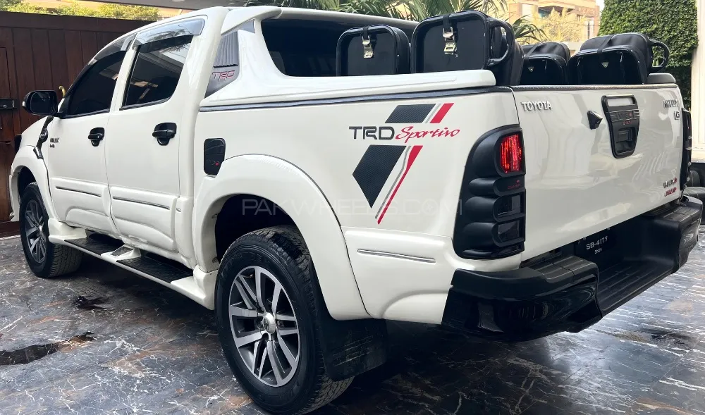 Toyota Hilux 2013 for Sale in Karachi Toyota Hilux 2013 for Sale in Karachi Image-17