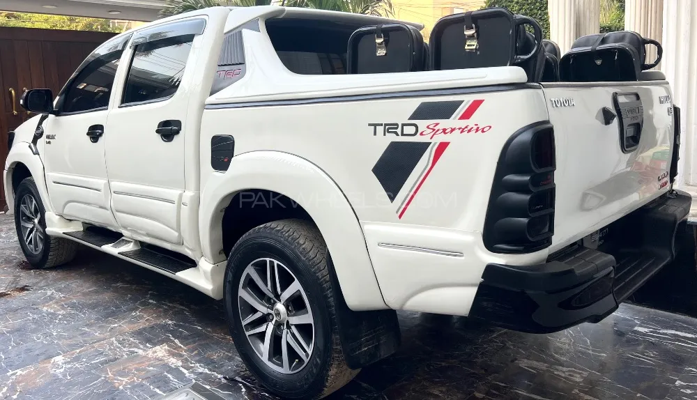 Toyota Hilux 2013 for Sale in Karachi Toyota Hilux 2013 for Sale in Karachi Image-20