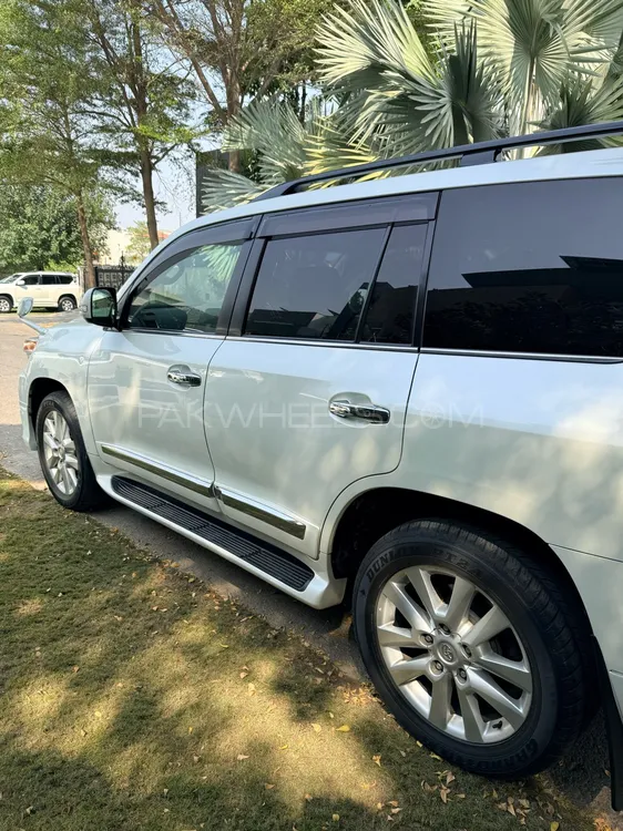 Toyota Land Cruiser 2013 for Sale in Lahore Toyota Land Cruiser 2013 for Sale in Lahore Image-3