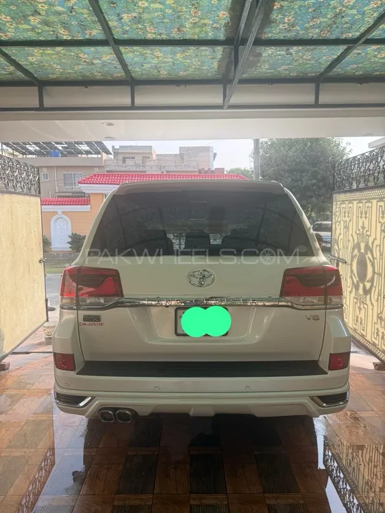 Toyota Land Cruiser 2015 for Sale in Lahore Toyota Land Cruiser 2015 for Sale in Lahore Image-2
