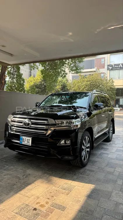 Toyota Land Cruiser 2015 for Sale in Lahore Toyota Land Cruiser 2015 for Sale in Lahore Image-3