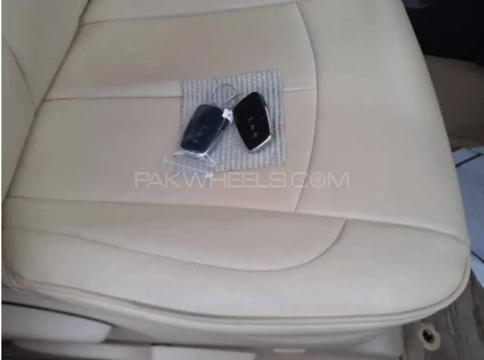 Toyota Prado 2020 for Sale in Gujranwala Toyota Prado 2020 for Sale in Gujranwala Image-7