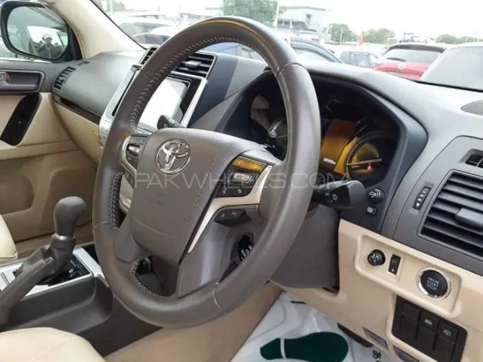 Toyota Prado 2020 for Sale in Gujranwala Toyota Prado 2020 for Sale in Gujranwala Image-13