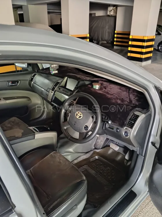 Toyota Prius 2011 for Sale in Karachi Toyota Prius 2011 for Sale in Karachi Image-5