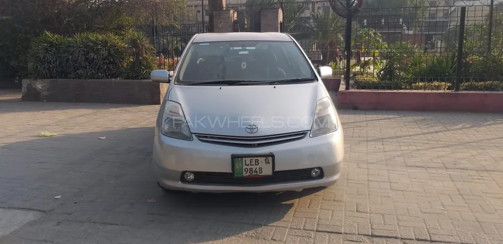 Toyota Prius 2010 for Sale in Lahore Toyota Prius 2010 for Sale in Lahore Image-1