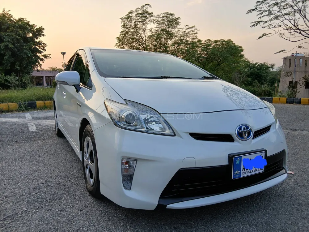 Toyota Prius 2014 for Sale in Islamabad Image-1
