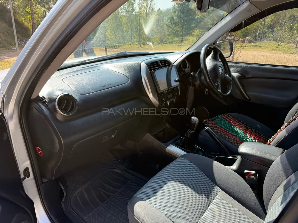 Toyota Rav4 2005 for Sale in Rawalakot Toyota Rav4 2005 for Sale in Rawalakot Image-5