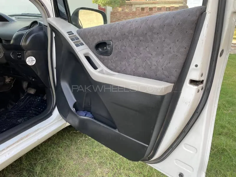 Toyota Vitz 2009 for Sale in Lahore Toyota Vitz 2009 for Sale in Lahore Image-11