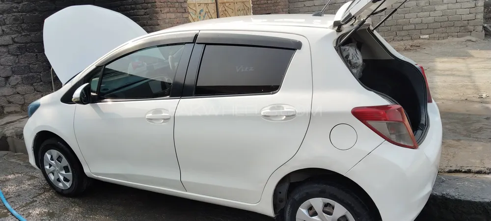 Toyota Vitz 2011 for Sale in Peshawar Toyota Vitz 2011 for Sale in Peshawar Image-10