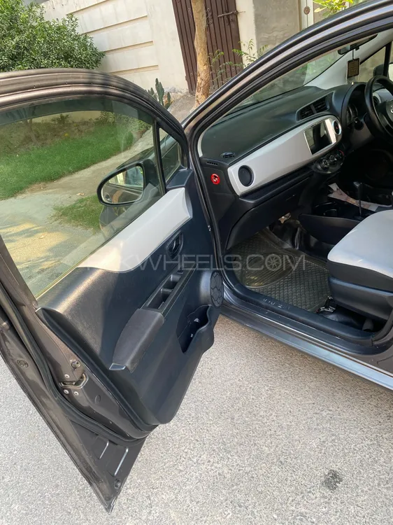 Toyota Vitz 2013 for Sale in Multan Toyota Vitz 2013 for Sale in Multan Image-17