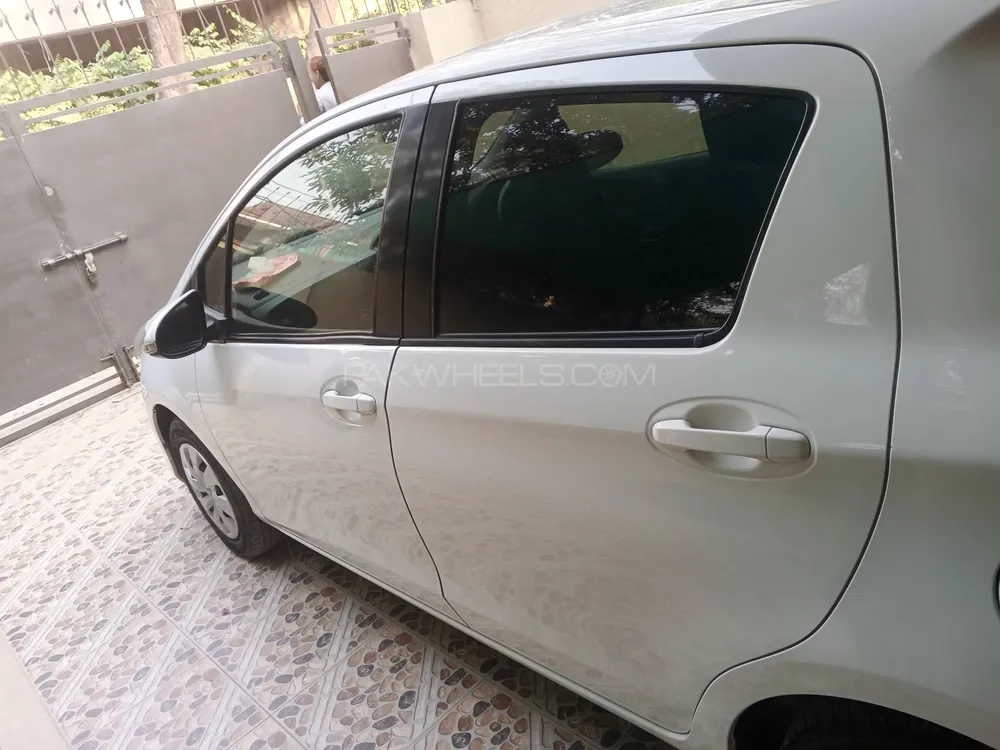 Toyota Vitz 2017 for Sale in Lahore Toyota Vitz 2017 for Sale in Lahore Image-6