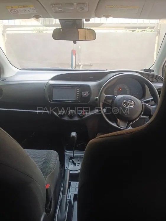 Toyota Vitz 2017 for Sale in Lahore Toyota Vitz 2017 for Sale in Lahore Image-11