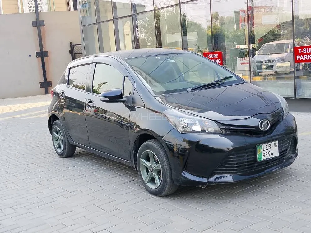 Toyota Vitz 2015 for Sale in Gujranwala Toyota Vitz 2015 for Sale in Gujranwala Image-2