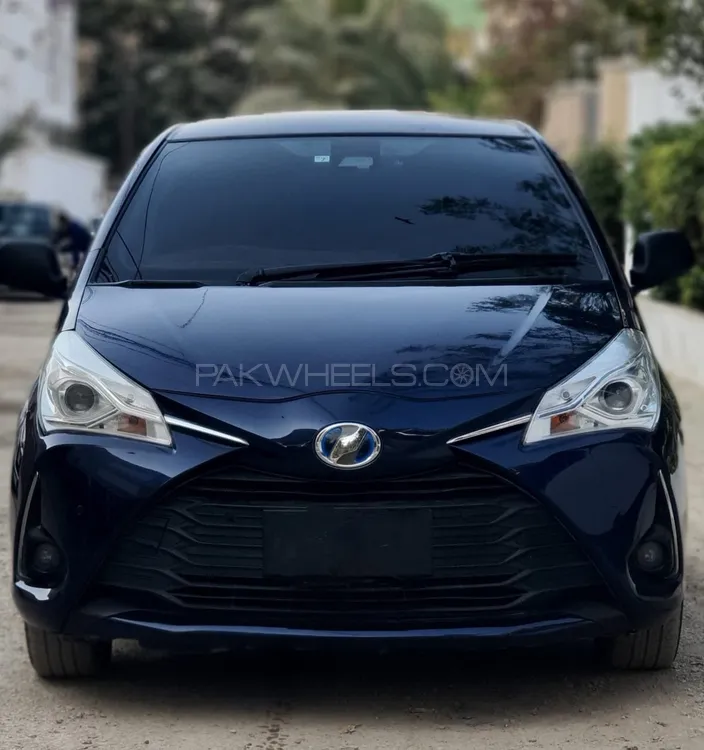 Toyota Vitz 2018 for Sale in Karachi Image-1