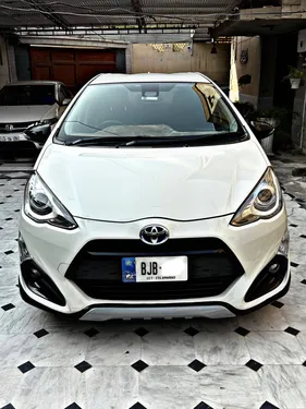 Toyota Aqua S LED Soft Leather Selection 2016