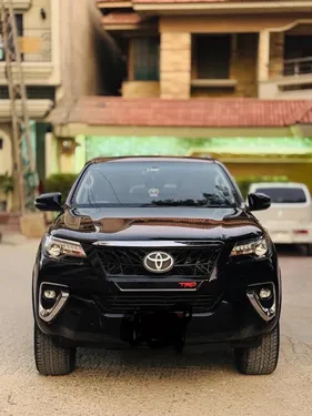 Toyota Fortuner 2.7 V 2021