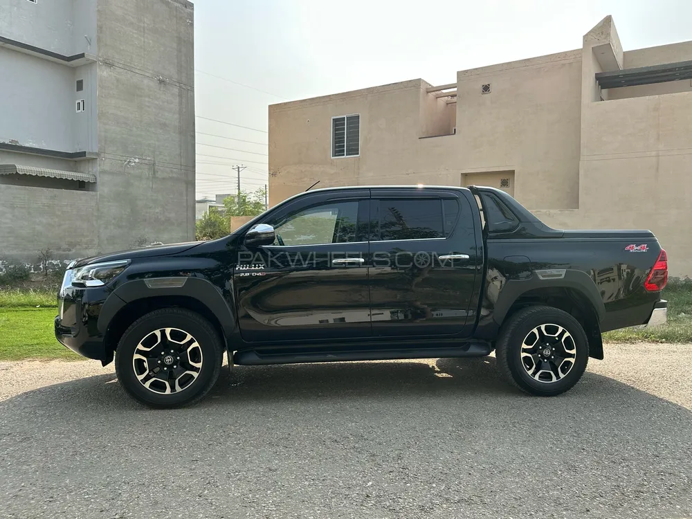 Toyota Hilux 2021 for Sale in Multan Toyota Hilux 2021 for Sale in Multan Image-1