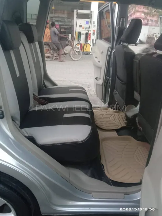 Daihatsu Move 2014 for Sale in Karachi Daihatsu Move 2014 for Sale in Karachi Image-2