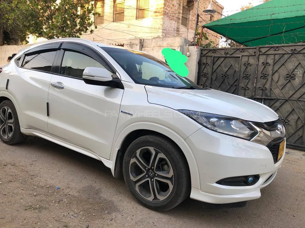 Honda Vezel 2015 for Sale in Karachi Honda Vezel 2015 for Sale in Karachi Image-3
