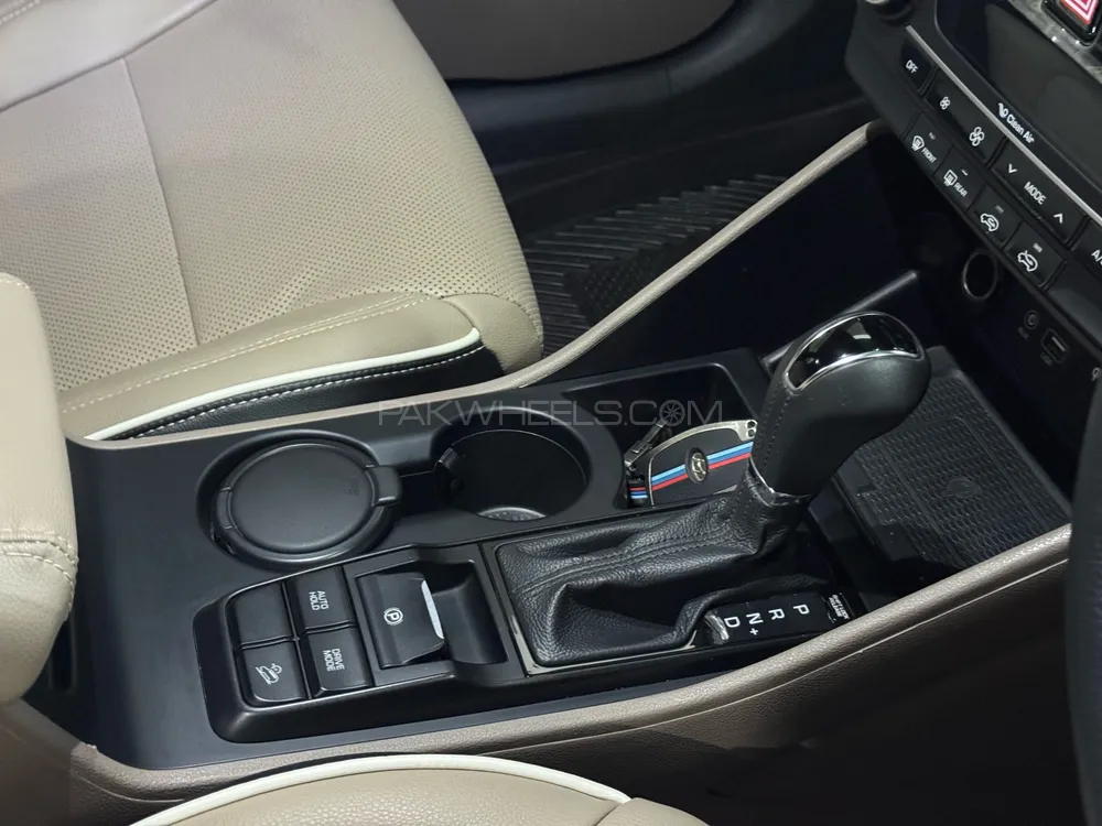 Hyundai Tucson 2023 for Sale in Lahore Hyundai Tucson 2023 for Sale in Lahore Image-9