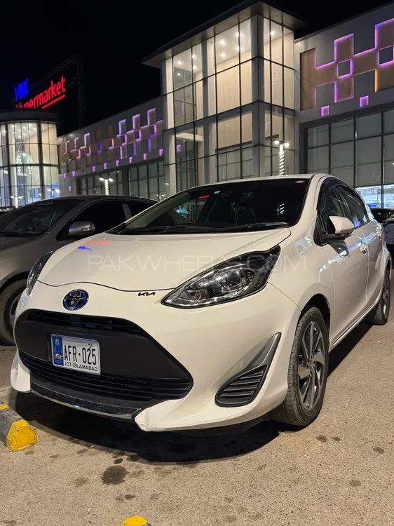 Toyota Aqua 2020 for Sale in Peshawar Image-1