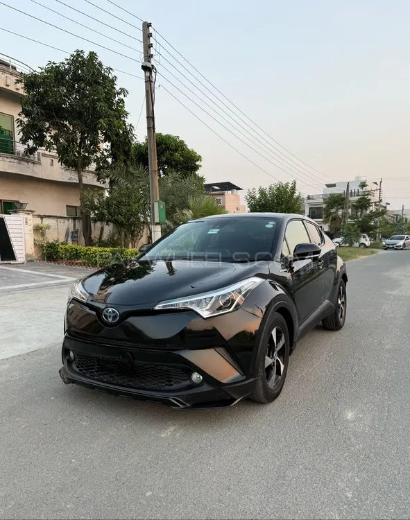 Toyota C-HR 2017 for Sale in Lahore Toyota C-HR 2017 for Sale in Lahore Image-1