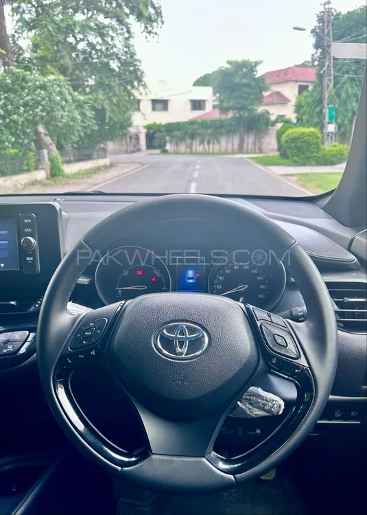 Toyota C-HR 2018 for Sale in Lahore Toyota C-HR 2018 for Sale in Lahore Image-6