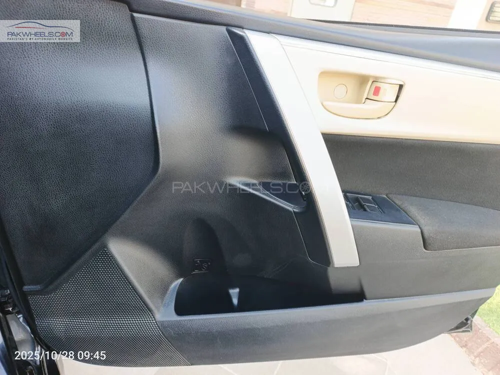 Toyota Corolla 2018 for Sale in Karachi Toyota Corolla 2018 for Sale in Karachi Image-12