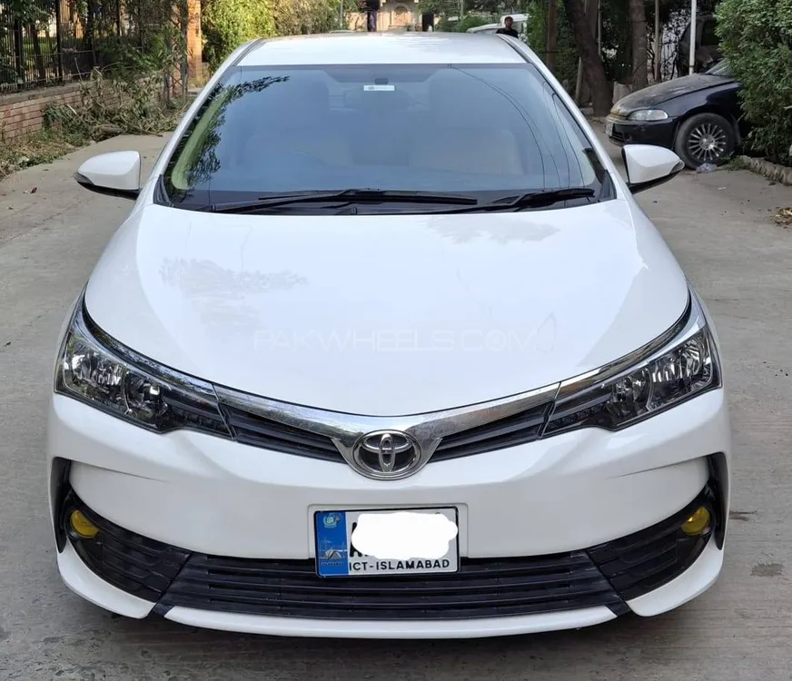 Toyota Corolla 2019 for Sale in Islamabad Image-1