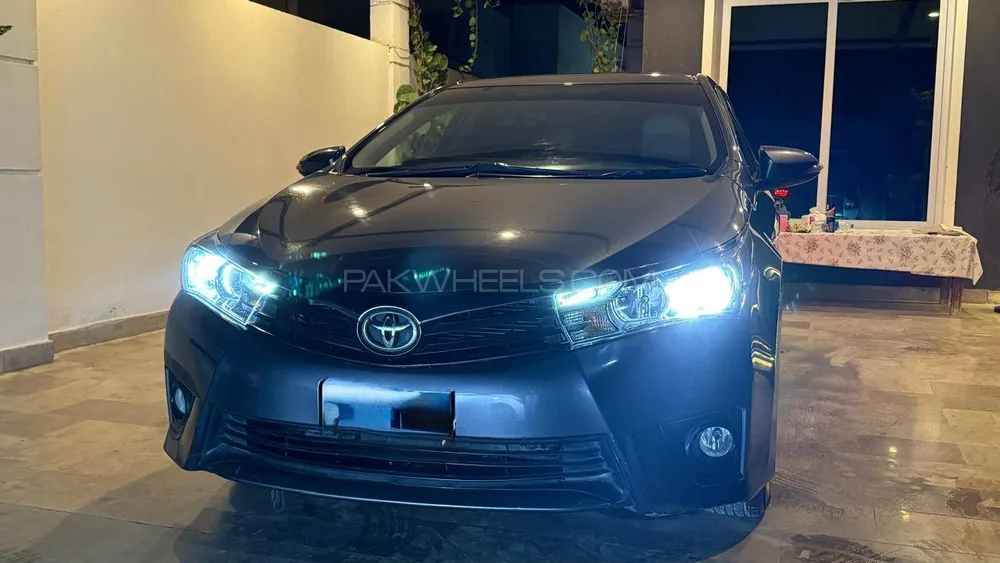 Toyota Corolla 2016 for Sale in Karachi Image-1