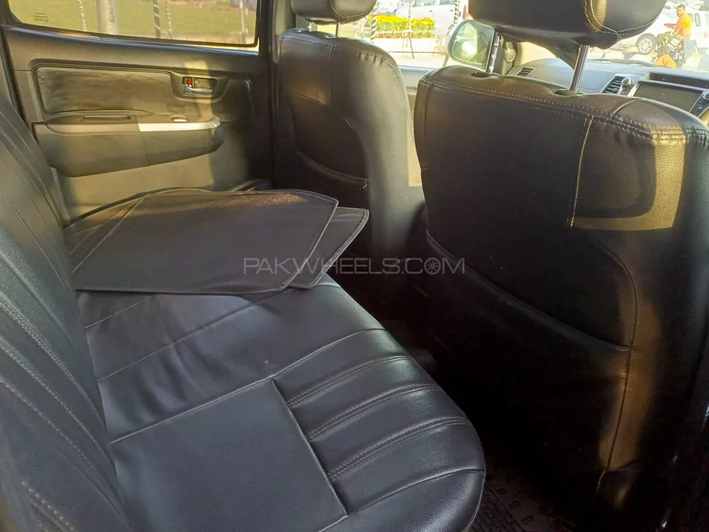 Toyota Hilux 2014 for Sale in Islamabad Toyota Hilux 2014 for Sale in Islamabad Image-13