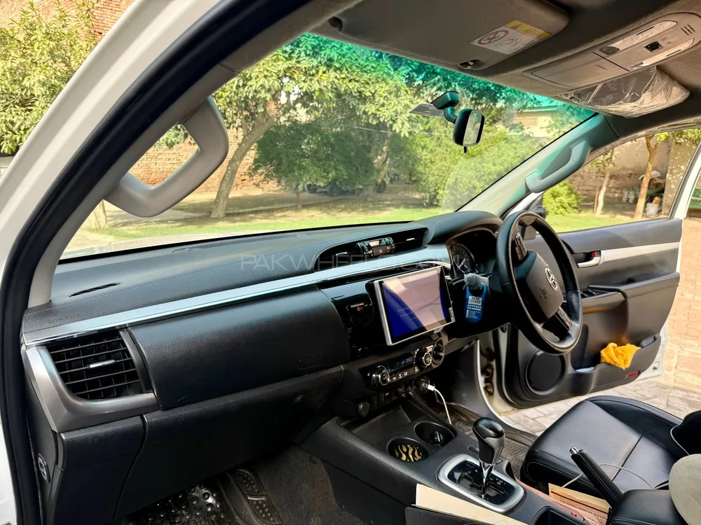 Toyota Hilux 2021 for Sale in Multan Toyota Hilux 2021 for Sale in Multan Image-11