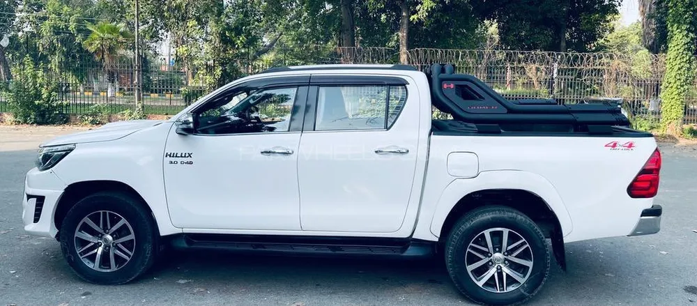 Toyota Hilux 2017 for Sale in Faisalabad Toyota Hilux 2017 for Sale in Faisalabad Image-7