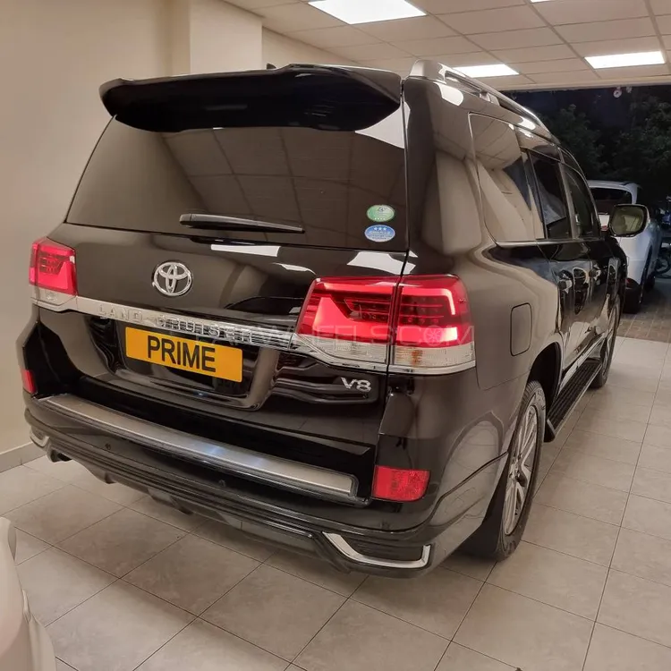 Toyota Land Cruiser 2016 for Sale in Karachi Toyota Land Cruiser 2016 for Sale in Karachi Image-2