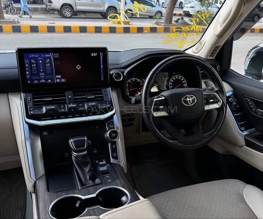 Toyota Land Cruiser 2021 for Sale in Karachi Toyota Land Cruiser 2021 for Sale in Karachi Image-6