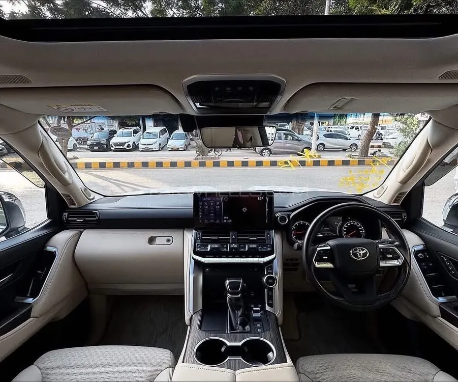 Toyota Land Cruiser 2021 for Sale in Karachi Toyota Land Cruiser 2021 for Sale in Karachi Image-4