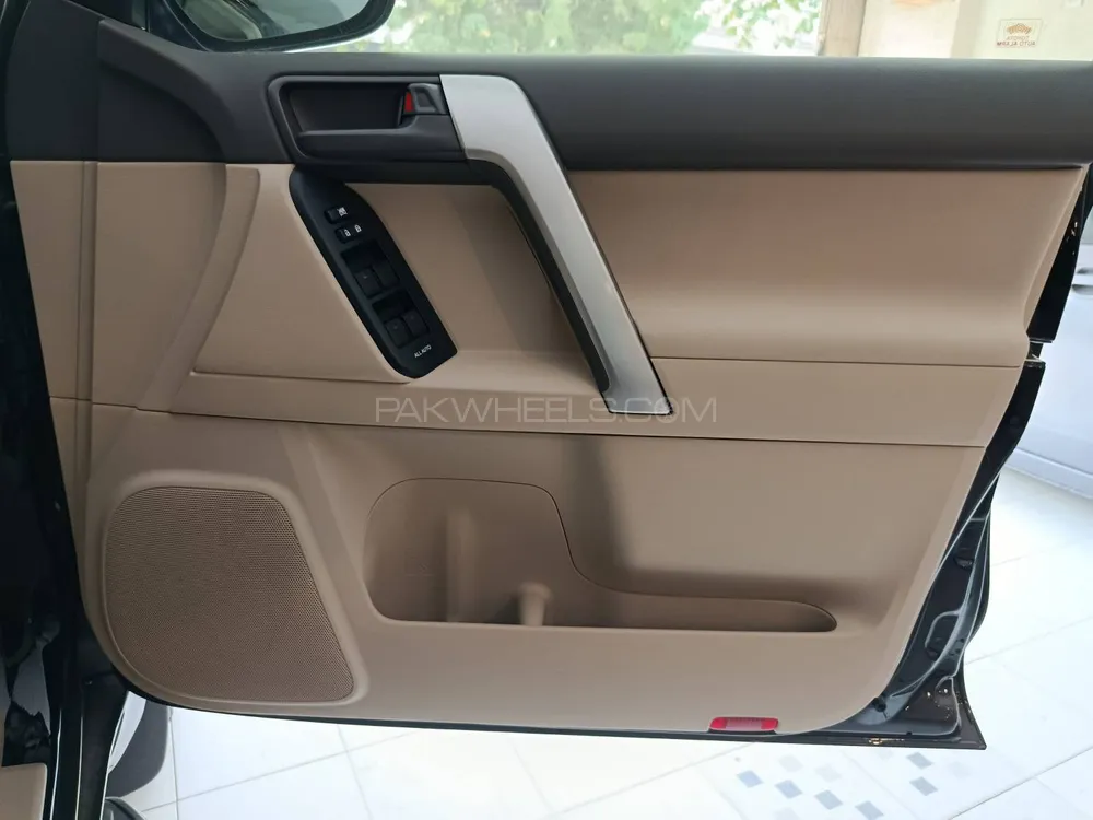 Toyota Prado 2020 for Sale in Karachi Toyota Prado 2020 for Sale in Karachi Image-10