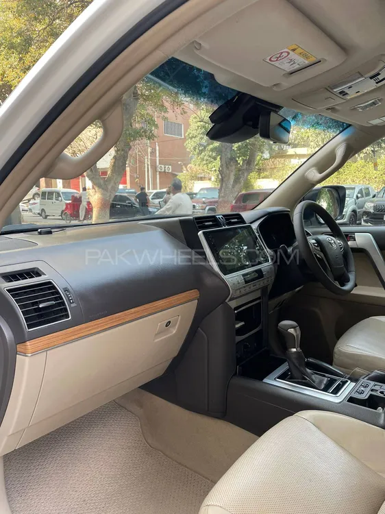 Toyota Prado 2018 for Sale in Karachi Toyota Prado 2018 for Sale in Karachi Image-7