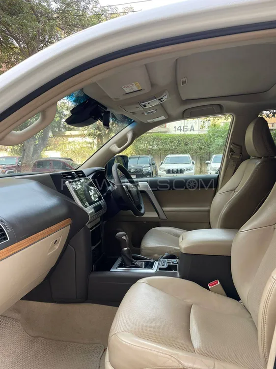 Toyota Prado 2018 for Sale in Karachi Toyota Prado 2018 for Sale in Karachi Image-8