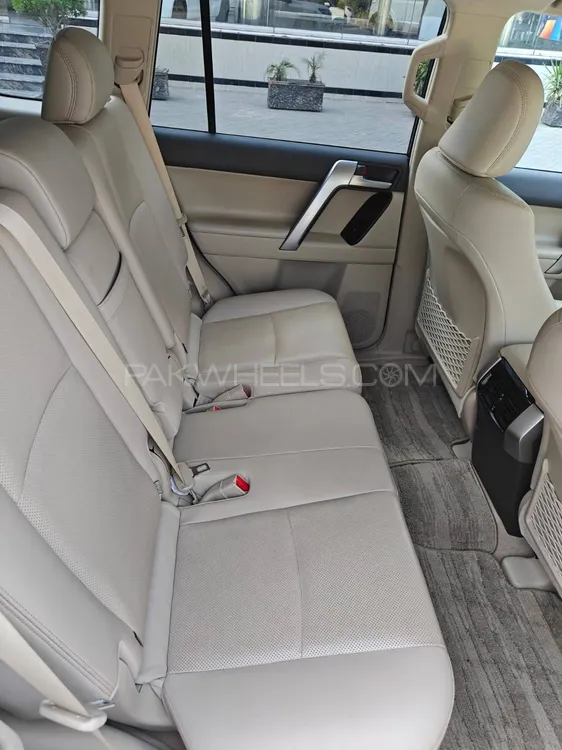 ٹویوٹا پراڈو 2020 for Sale in لاہور ٹویوٹا پراڈو 2020 for Sale in لاہور Image-8