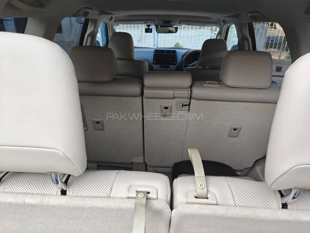 ٹویوٹا پراڈو 2020 for Sale in لاہور ٹویوٹا پراڈو 2020 for Sale in لاہور Image-10