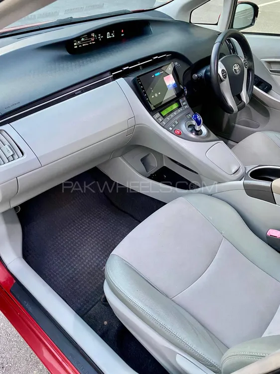 Toyota Prius 2013 for Sale in Islamabad Toyota Prius 2013 for Sale in Islamabad Image-9