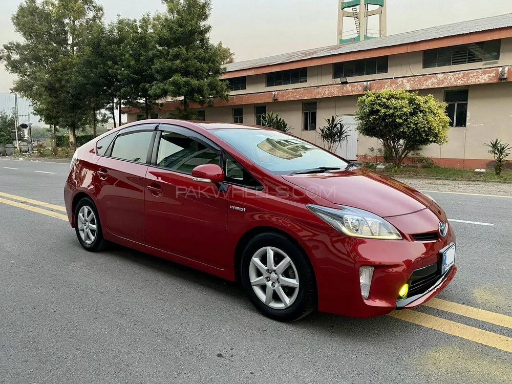 Toyota Prius 2013 for Sale in Islamabad Toyota Prius 2013 for Sale in Islamabad Image-1
