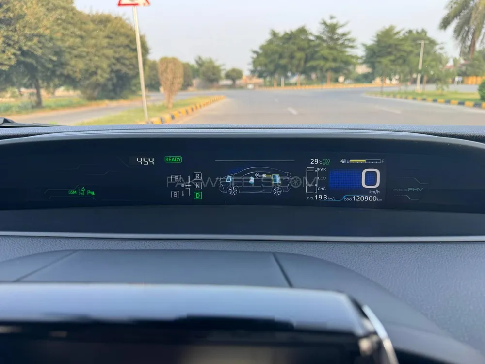 ٹویوٹا پریوس 2017 for Sale in لاہور ٹویوٹا پریوس 2017 for Sale in لاہور Image-10