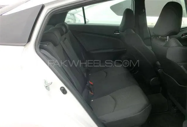 Toyota Prius 2020 for Sale in Karachi Toyota Prius 2020 for Sale in Karachi Image-4