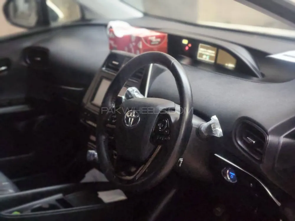Toyota Prius 2020 for Sale in Karachi Toyota Prius 2020 for Sale in Karachi Image-6