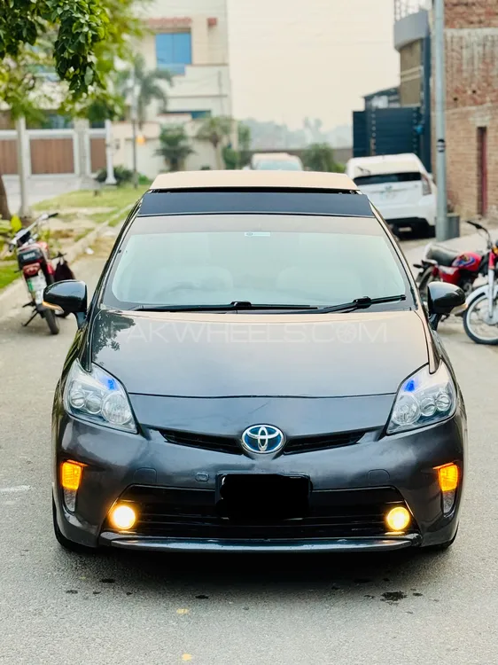 Toyota Prius 2011 for Sale in Faisalabad Image-1