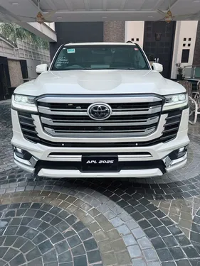 Toyota Land Cruiser AX 3.5L 2023